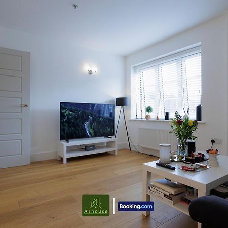 One Bedroom Apartment By Arhouse Apartments Short Lets & Serviced Accommodation Kingston With Free Wifi Kingston upon Thames  Exterior photo