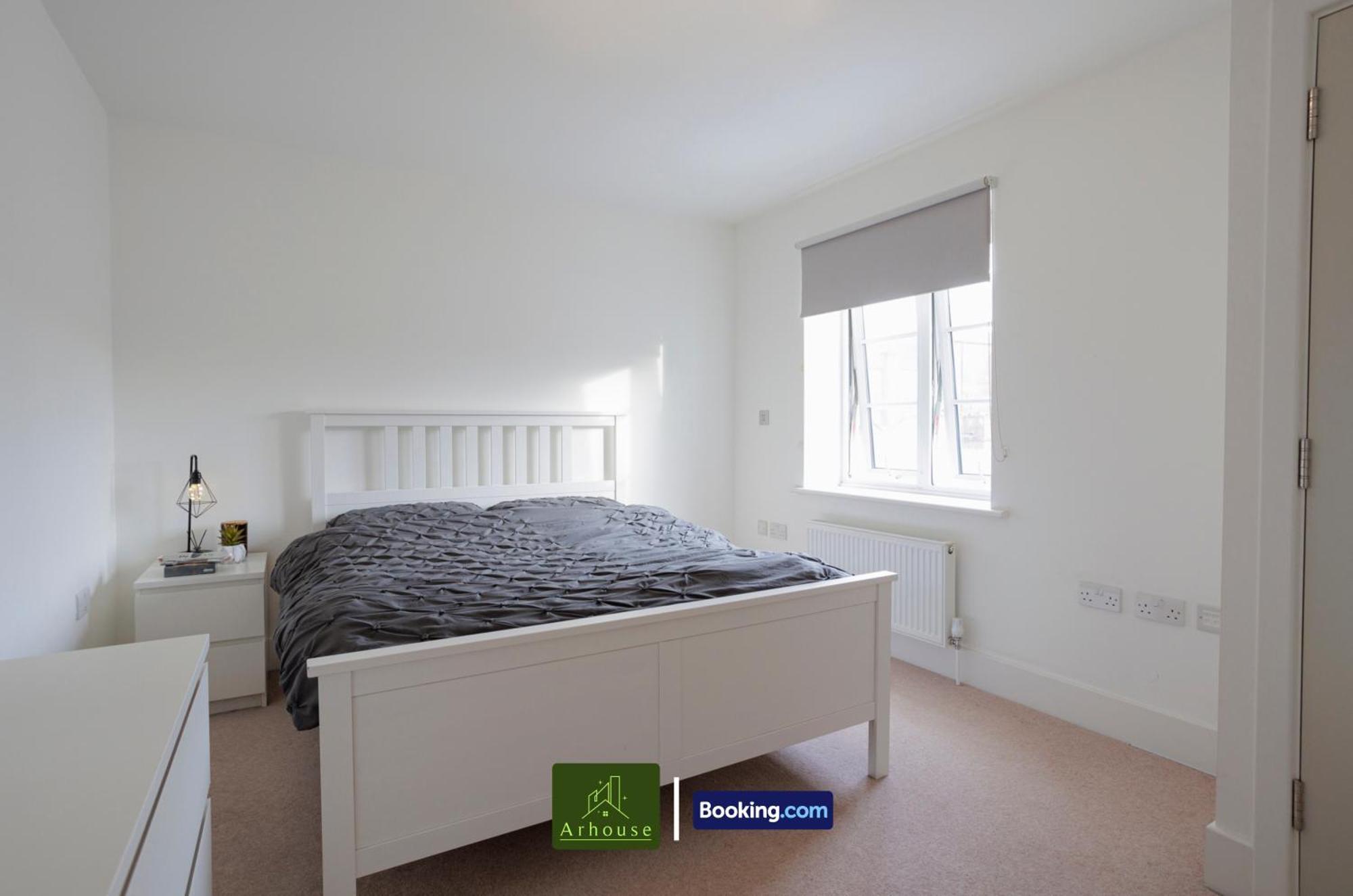 One Bedroom Apartment By Arhouse Apartments Short Lets & Serviced Accommodation Kingston With Free Wifi Kingston upon Thames  Exterior photo