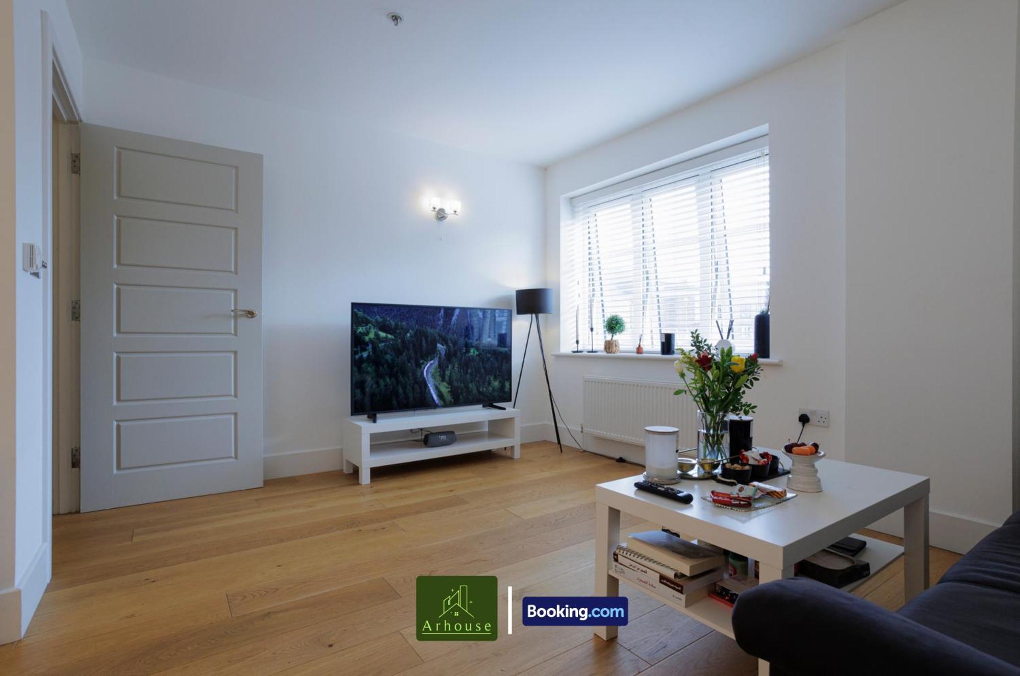One Bedroom Apartment By Arhouse Apartments Short Lets & Serviced Accommodation Kingston With Free Wifi Kingston upon Thames  Exterior photo