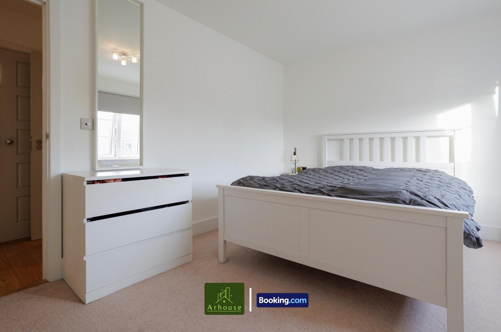 One Bedroom Apartment By Arhouse Apartments Short Lets & Serviced Accommodation Kingston With Free Wifi Kingston upon Thames  Exterior photo