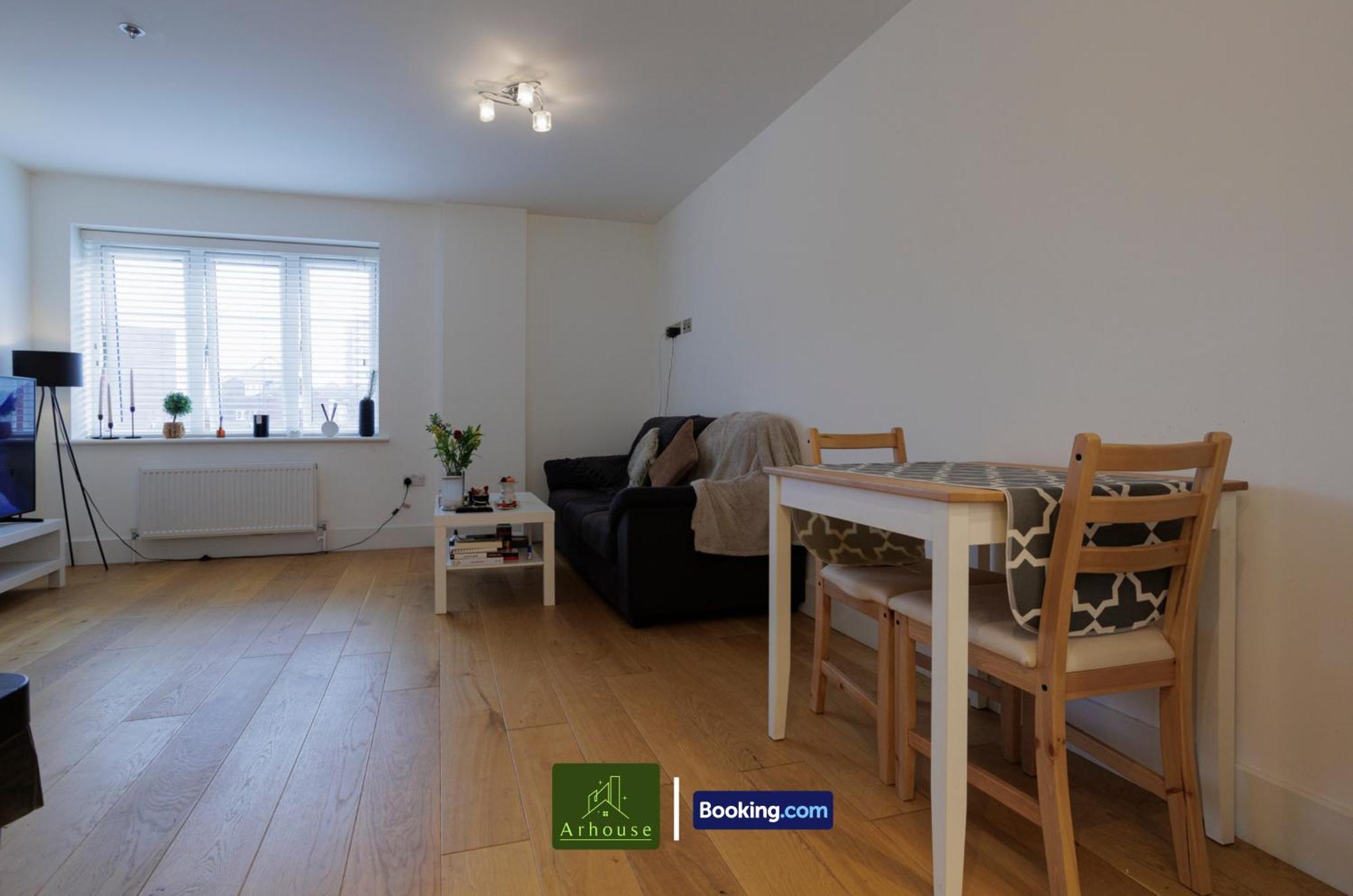 One Bedroom Apartment By Arhouse Apartments Short Lets & Serviced Accommodation Kingston With Free Wifi Kingston upon Thames  Exterior photo