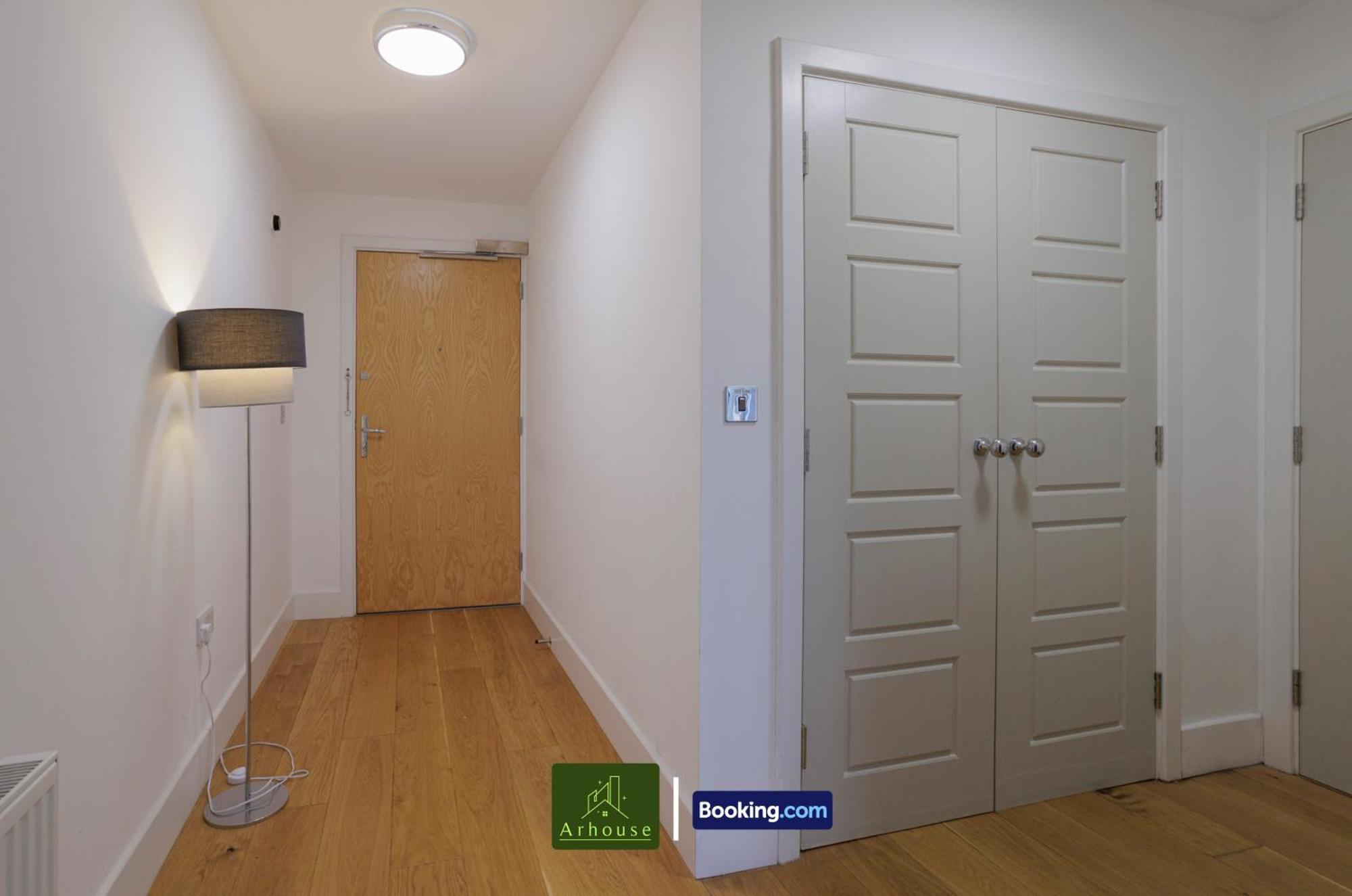 One Bedroom Apartment By Arhouse Apartments Short Lets & Serviced Accommodation Kingston With Free Wifi Kingston upon Thames  Exterior photo
