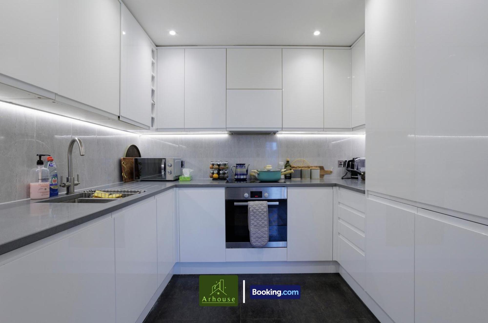 One Bedroom Apartment By Arhouse Apartments Short Lets & Serviced Accommodation Kingston With Free Wifi Kingston upon Thames  Exterior photo