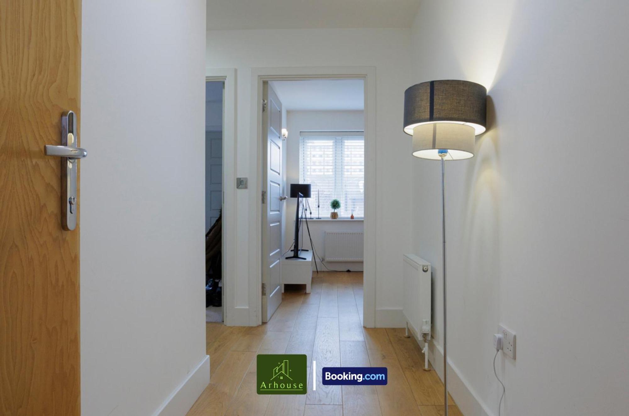 One Bedroom Apartment By Arhouse Apartments Short Lets & Serviced Accommodation Kingston With Free Wifi Kingston upon Thames  Exterior photo