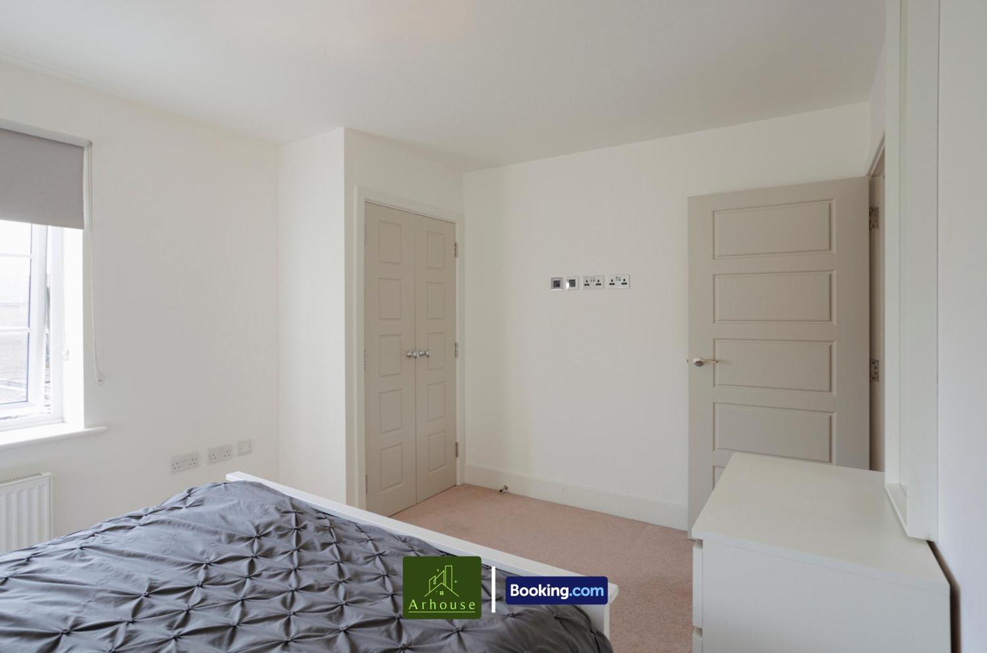 One Bedroom Apartment By Arhouse Apartments Short Lets & Serviced Accommodation Kingston With Free Wifi Kingston upon Thames  Exterior photo