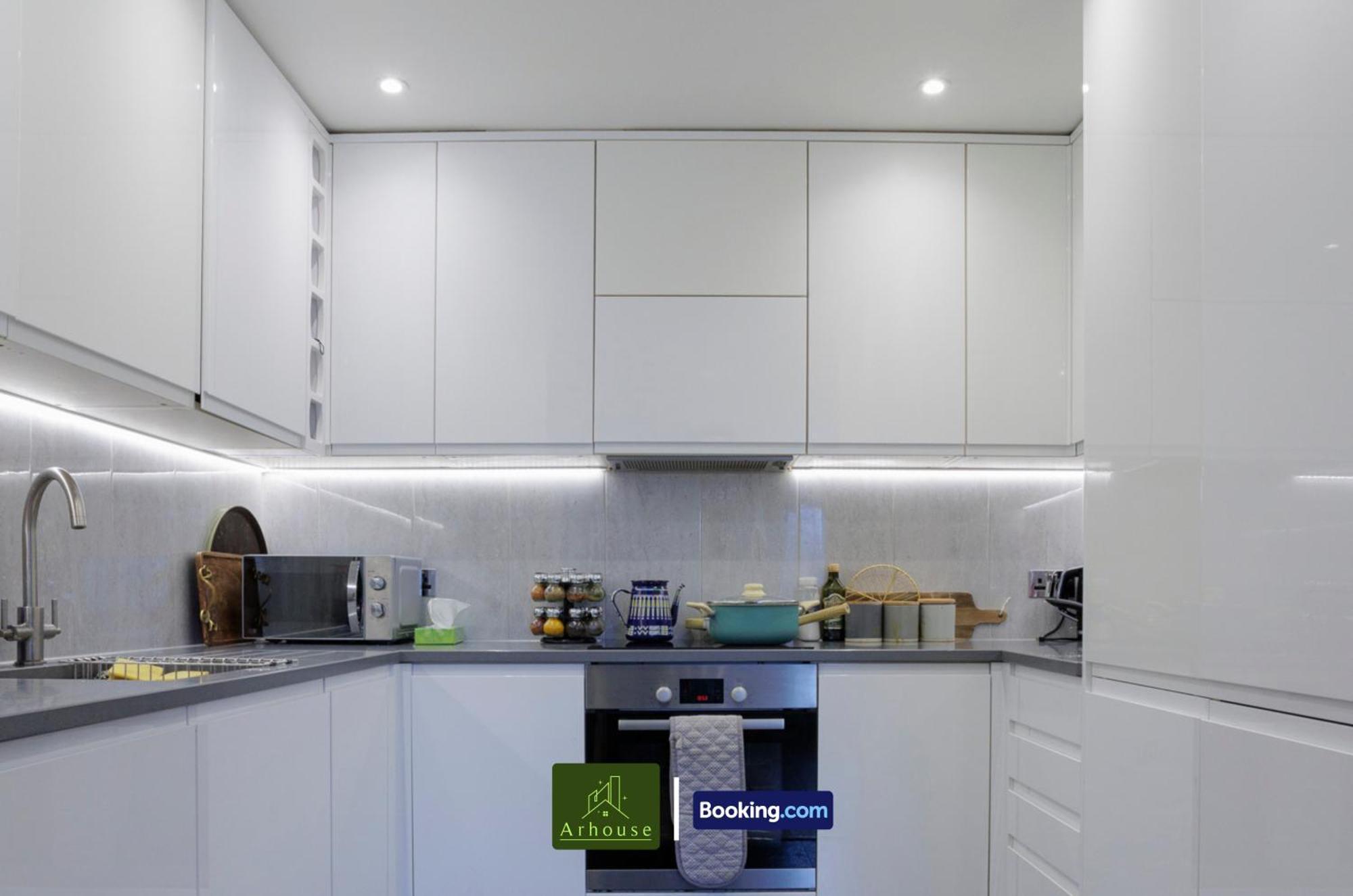 One Bedroom Apartment By Arhouse Apartments Short Lets & Serviced Accommodation Kingston With Free Wifi Kingston upon Thames  Exterior photo